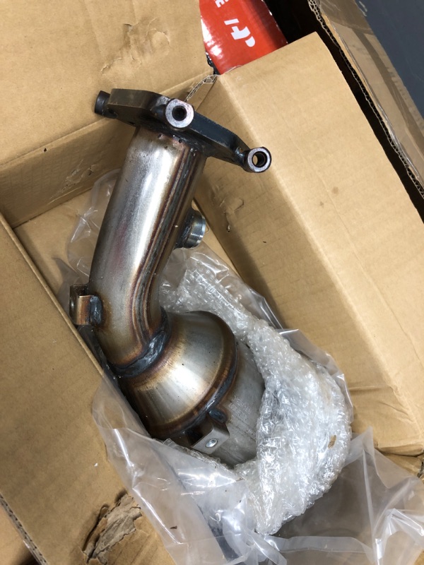Photo 1 of  Rear Catalytic Converter, catalytic converter three-way catalyst