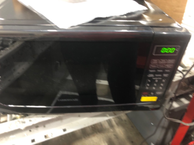 Photo 2 of (for parts) (does not open door) Farberware Countertop Microwave 700 Watts, 0.7 Cu. Ft. - Microwave Oven With LED Lighting and Child Lock - Perfect for Apartments and Dorms - Easy Clean Grey Interior, Retro Black