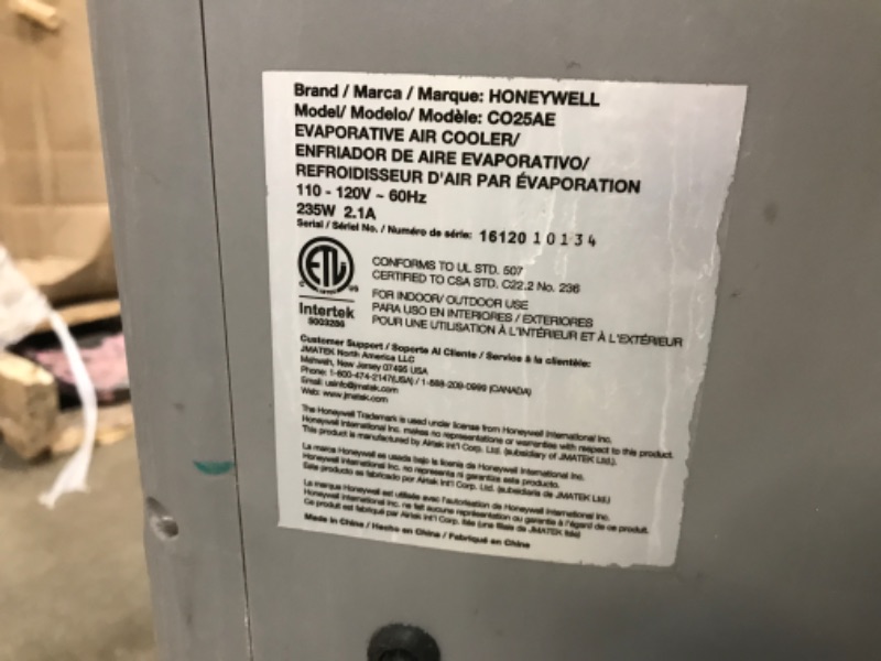 Photo 2 of [READ NOTES]
Honeywell 500 CFM Indoor or Outdoor Portable Evaporative Cooler, Fan, and Humidifier for Living Room, Patio, Garage, Deck, and Bedroom, 115V, Swamp Cooler for Rooms up to 300 Sq. Ft. with Remote, Gray
