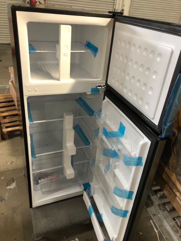 Photo 3 of (unfunctional) (for parts) Frigidaire EFR751, 2 Door Apartment Size Refrigerator with Freezer, 7.2 cu ft, Platinum Series