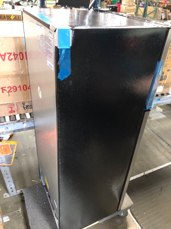 Photo 5 of (unfunctional) (for parts) Frigidaire EFR751, 2 Door Apartment Size Refrigerator with Freezer, 7.2 cu ft, Platinum Series