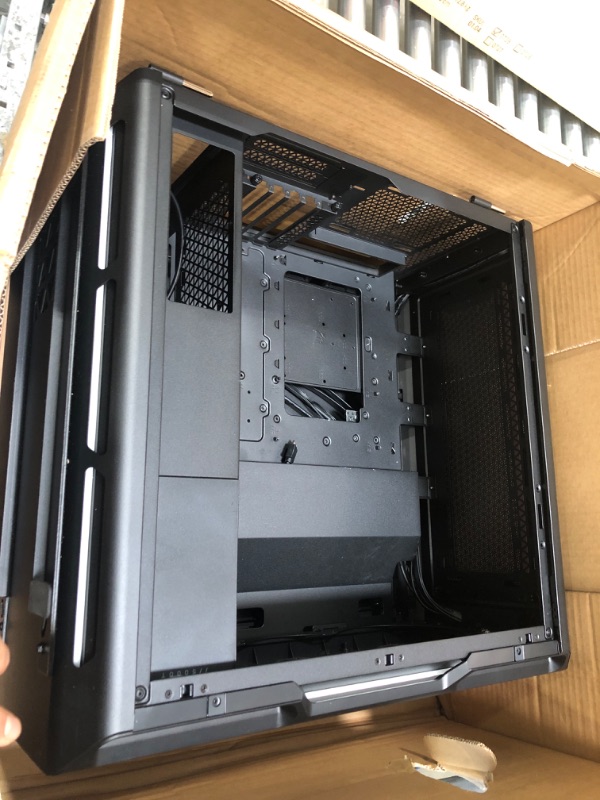 Photo 2 of ***Parts Only***CORSAIR iCUE 5000T RGB Mid-Tower ATX PC Case-208 Individually Addressable RGB LEDs-Fits Multiple 360mm Radiators-Easy Cable Management-3 Included CORSAIR LL120 RGB Fans Black