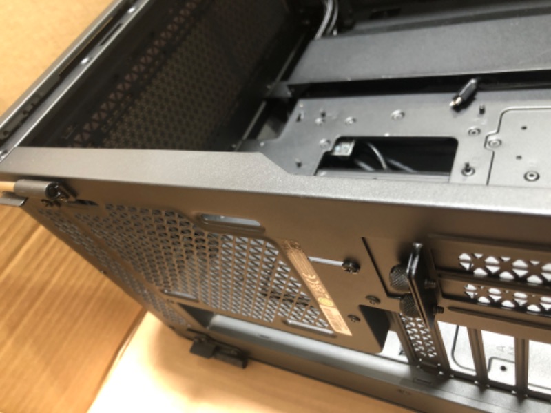 Photo 3 of ***Parts Only***CORSAIR iCUE 5000T RGB Mid-Tower ATX PC Case-208 Individually Addressable RGB LEDs-Fits Multiple 360mm Radiators-Easy Cable Management-3 Included CORSAIR LL120 RGB Fans Black