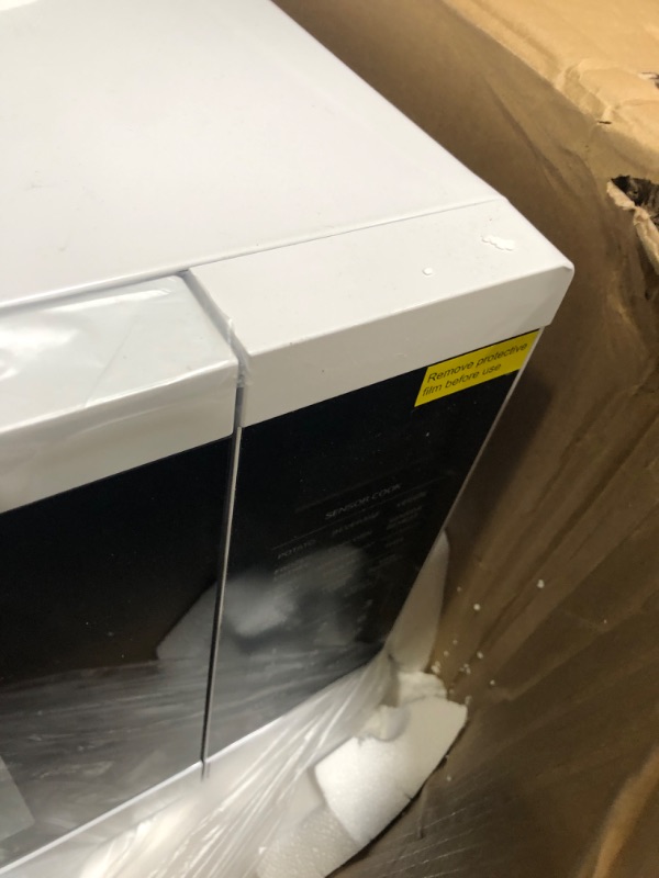 Photo 1 of 1.4 cu. ft. White Countertop Microwave Oven (SMC1461HW)