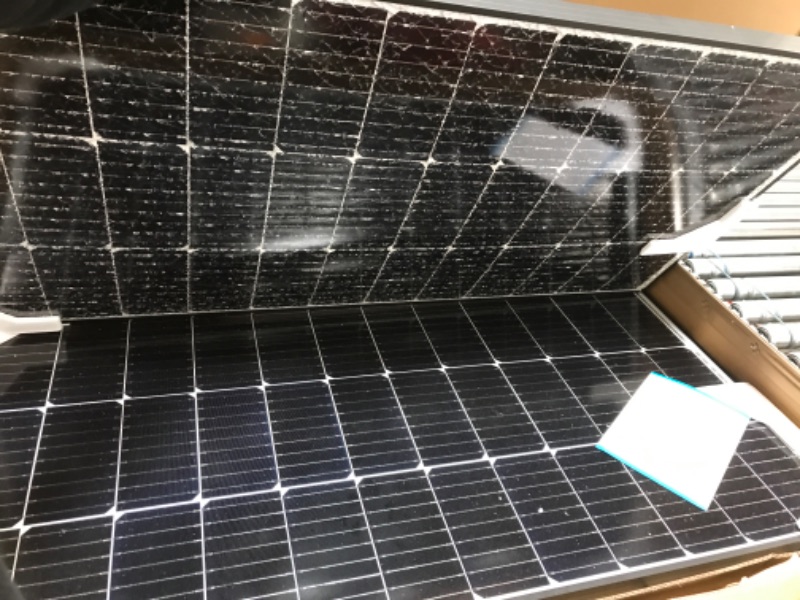 Photo 4 of *****ONE SOLAR PANEL GLASS SHATTERED MISSING HARDWARE********
JJN 200 Watt Solar Panel 2 Pack of 100 Watt Solar Panels kit