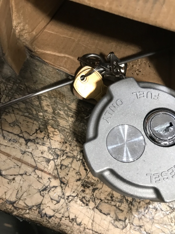 Photo 1 of Locking Diesel Fuel Cap 2 3/8” Compatible With Freightliner M2 Small Semi Box Trucks Fuel Cap With Rubber Seal Ring Safety Chain And 2 Keys, Replace#FTA-C-13 1 Pcs