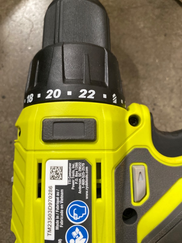 Photo 8 of ***USED - MISSING 4.0 Ah BATTERY - POWERS ON - UNABLE TO TEST FURTHER - SEE PICTURES***
RYOBI ONE+ PCL1600K2 18V Cordless 6-Tool Combo Kit with 1.5 Ah Battery, 4.0 Ah Battery, and Charger      