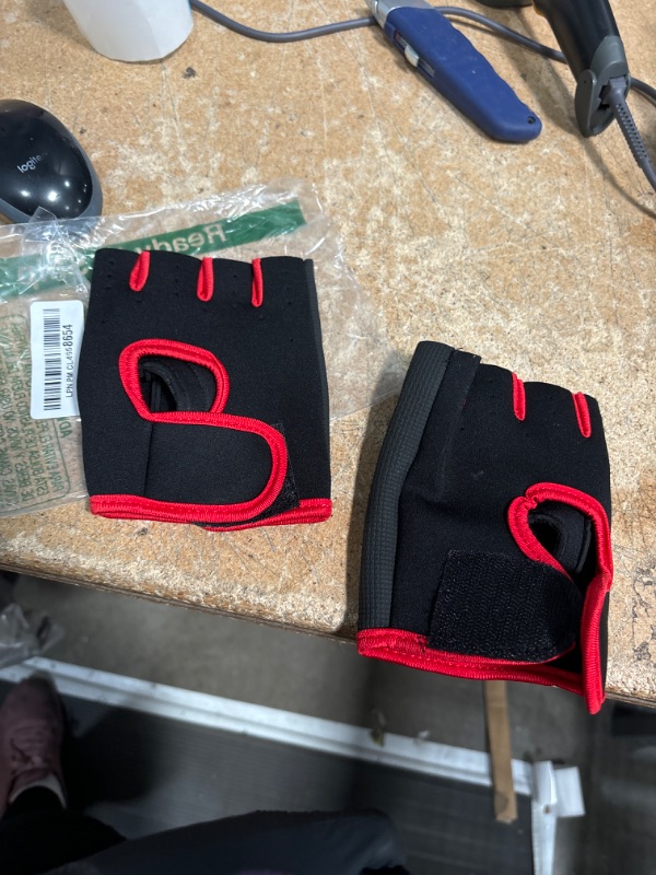 Photo 2 of 2XL FINGERLE3SS GLOVES RED/BLACK