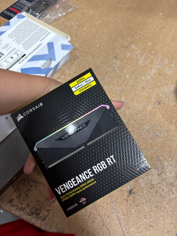 Photo 3 of CORSAIR Vengeance RGB RT 16GB (2x8GB) DDR4 4000 (PC4-32000) C18 1.35V 2 x 8GB