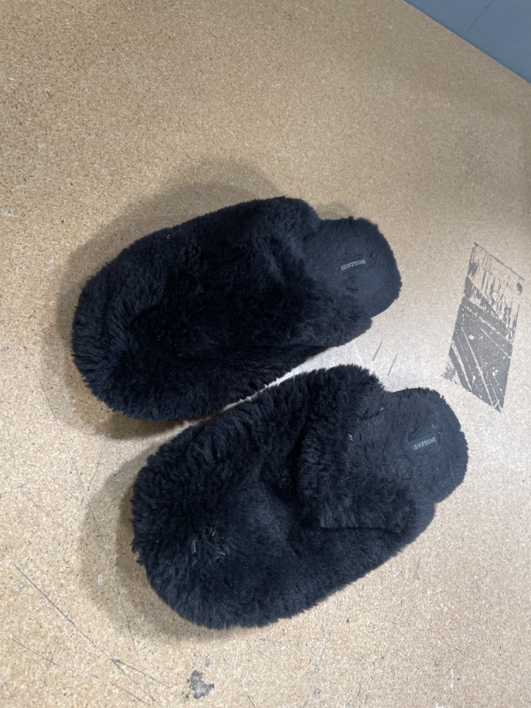 Photo 1 of Furry slippers - L