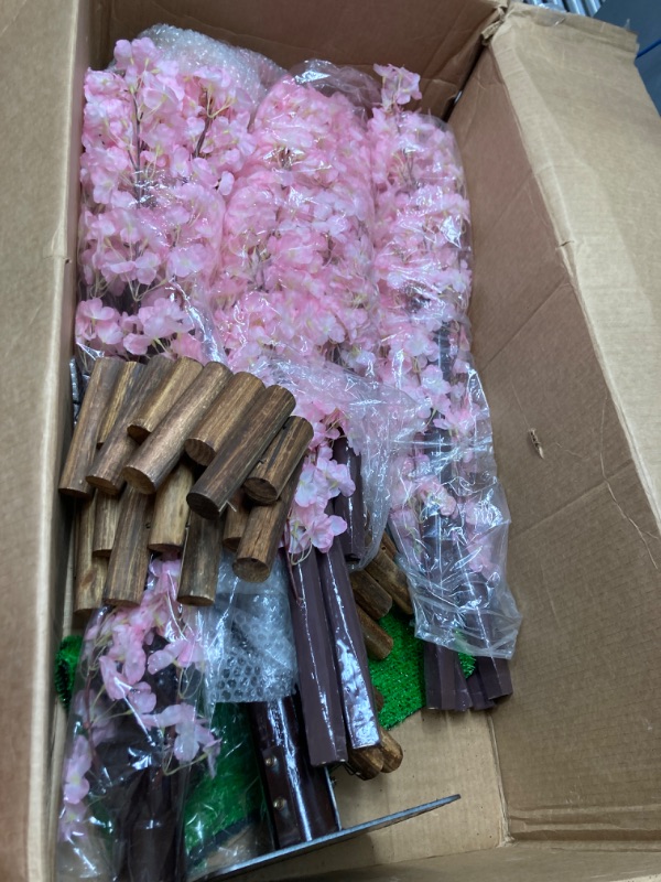 Photo 2 of ***USED - LIKELY MISSING PARTS - UNABLE TO VERIFY FUNCITONALITY***
Vicwin-One Artificial Cherry Blossom Trees Handmade Light Pink Tree with Base Indoor Outdoor Home Office Party Wedding (6FT Tall/1.8M)