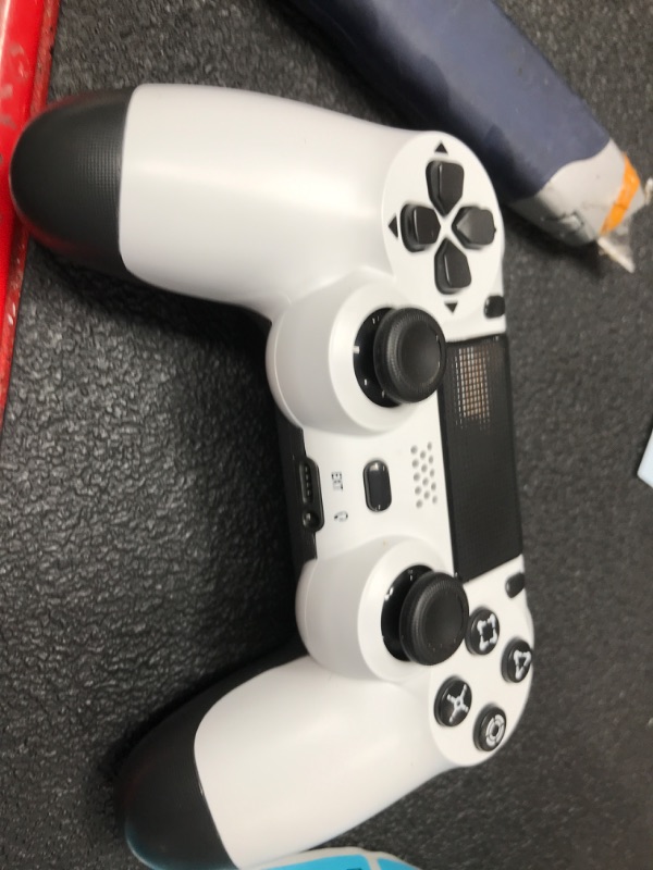 Photo 1 of MOVONE Wireless Controller