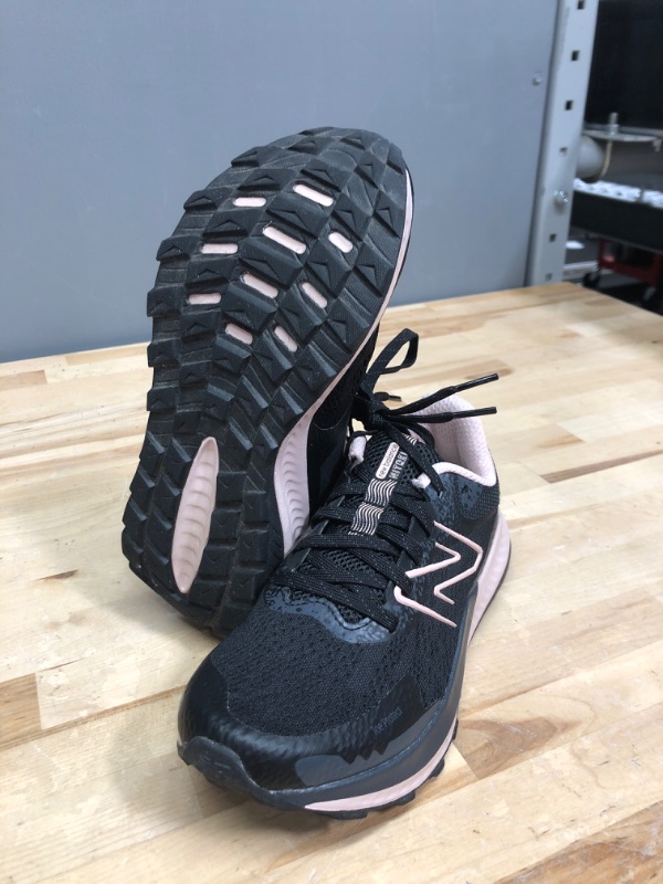 Photo 2 of New Balance Dynasoft Nitrel V5 (Black/Pink Sand) Women's Shoes
Size: 6