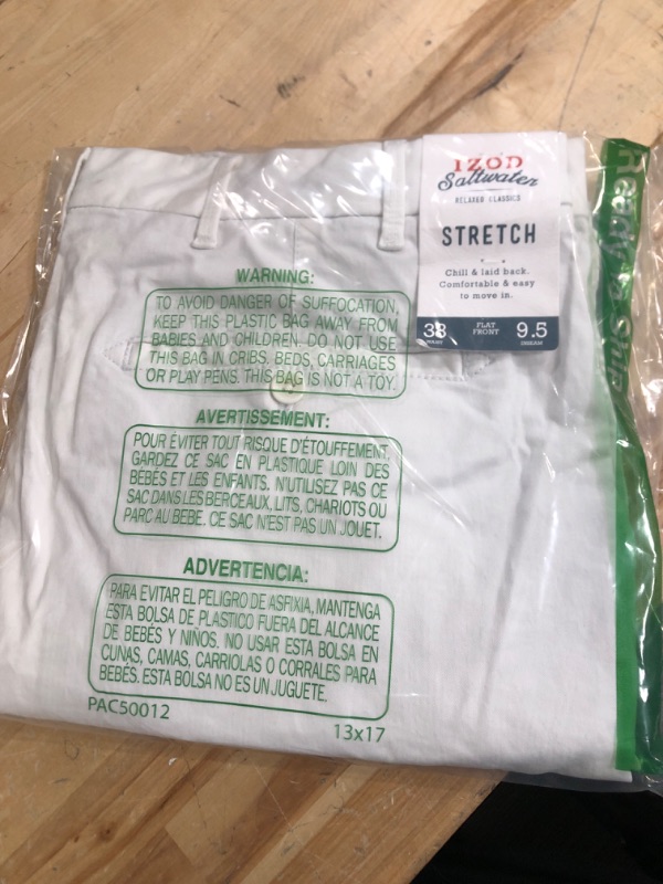 Photo 1 of IZOD Mens Saltwater Stretch Solid Chino Shorts size 38
