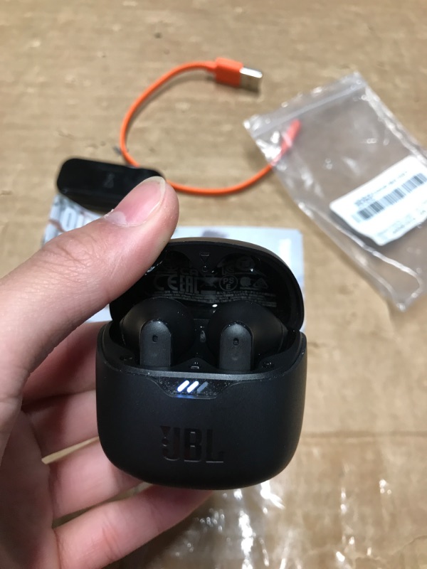 Photo 3 of **ONLY RIGHT EARBUD WORKS** JBL Tune Flex - True Wireless Noise Cancelling Earbuds (Black), Small