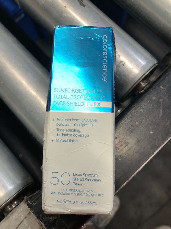 Photo 3 of ***(EXP:2025 )NONREFUNDABLE***Colorescience Total Protection Face Shield Flex SPF 50