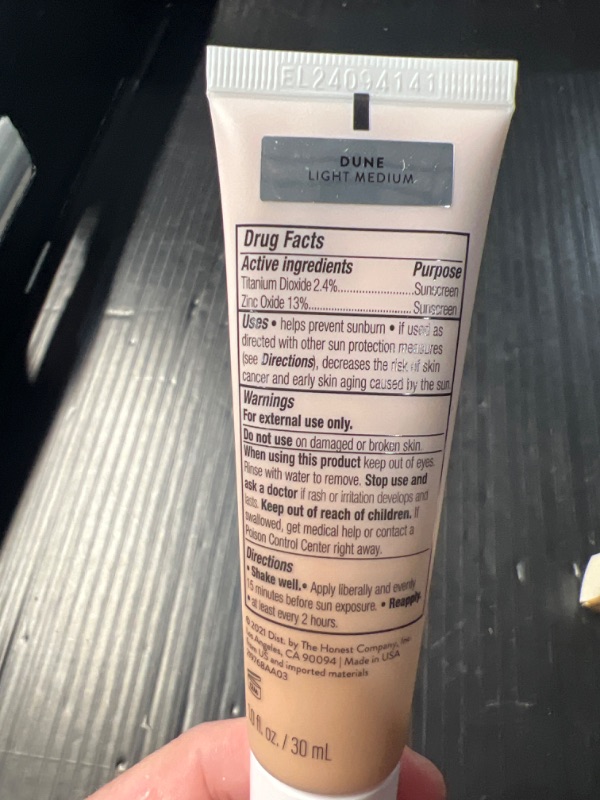 Photo 3 of ***NON REFUNDABLE***
Honest Beauty CC Tinted Moisturizer with Vitamin C and Blue Light Defense - SPF 30 - 1.0 fl oz