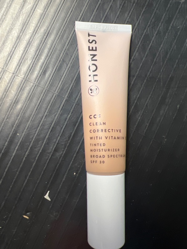 Photo 2 of ***NON REFUNDABLE***
Honest Beauty CC Tinted Moisturizer with Vitamin C and Blue Light Defense - SPF 30 - 1.0 fl oz