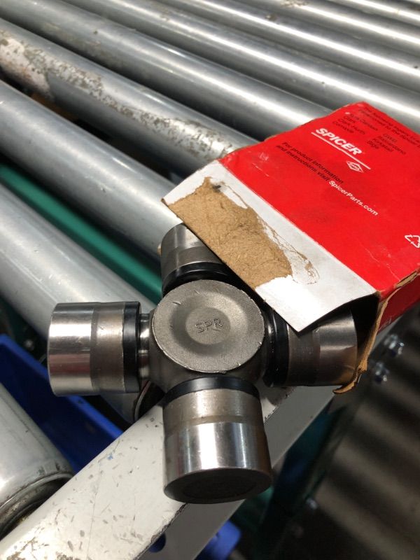 Photo 2 of **MISSING GREASE NIPPLE**
Spicer SPL55-1X U-Joint Kit 1480/SPL55 Series (OSR)