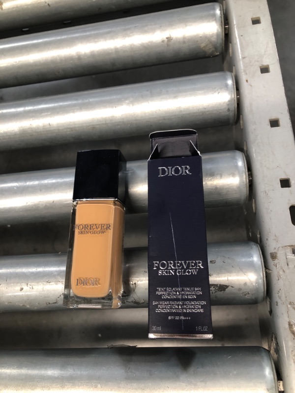 Photo 2 of ******NON REFUNDABLE***Christian Dior Dior Forever Skin Glow Foundation SPF 20-4N Neutral Glow Foundation Women 1 oz