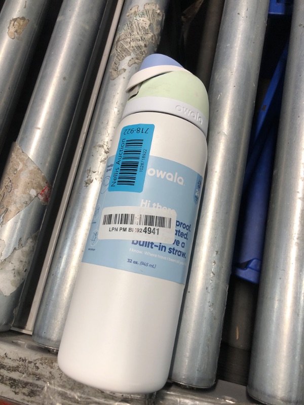 Photo 1 of ***MISSING STRAW*** Owala FreeSip Insulated Stainless Steel Water Bottle with Straw for Sports and Travel