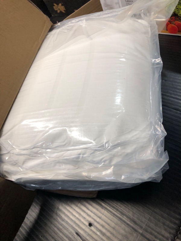 Photo 3 of ***FACTORY SEALED***
Quataly White Queen Comforter Set - 3 Pieces Seersucker (1 Soft Fluffy Comforter & 2 Pillowcases) - All Seasons Cozy 