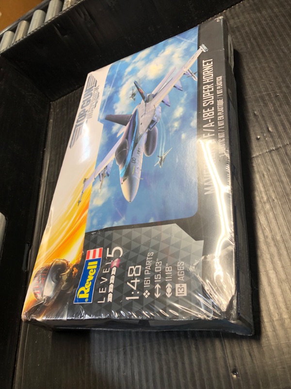 Photo 2 of ***FACTORY SEALED***
Revell 85-5871 Top Gun Maverick's F/A-18E Super Hornet Fighter Jet Kit 1:48 Scale 161-Piece Skill Level 5 Plastic Model 