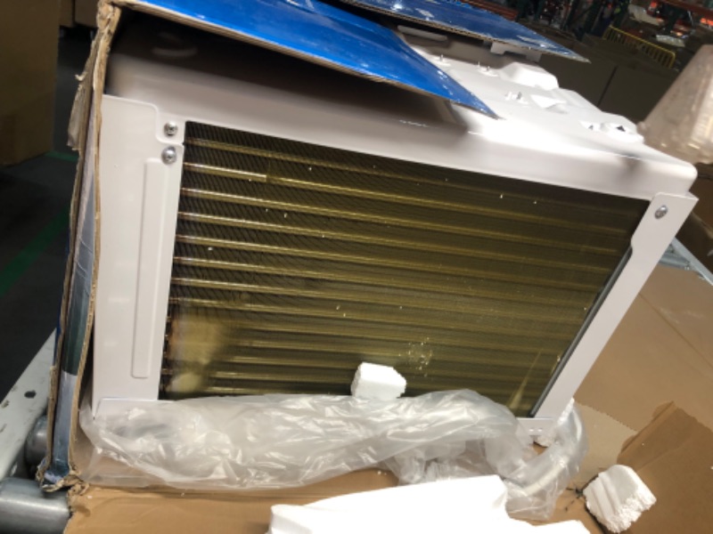 Photo 6 of ***USED - LIKELY MISSING PARTS - UNABLE TO VERIFY FUNCTIONALITY***
Midea 8000 BTU Window Air Conditioner with Heat, Inverter Tech Ultra-Quiet Operation, 35% Energy-Saving, APP & Voice Smart Control, Energy Star Rated, Cools up to 350 Sq. Ft., fits Summer 