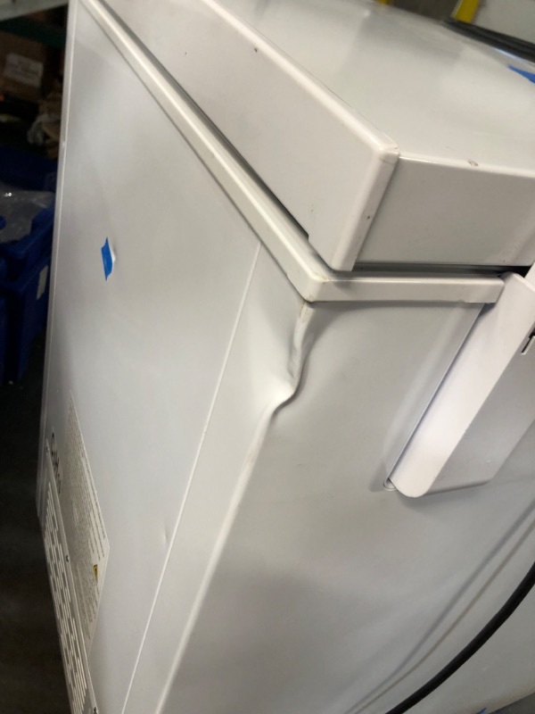 Photo 1 of ***NONREFUNDABLE - THIS SALE FINAL - FOR PARTS ONLY - SEE COMMENTS***
West Bend WB0700CFMW Chest Freezer with Adjustable Temperature Control, Free-Standing with Single Flip-Up Lid, Manual Defrost with Drain Perfect for Homes, Garages, Basements, 7-Cu.Ft, 