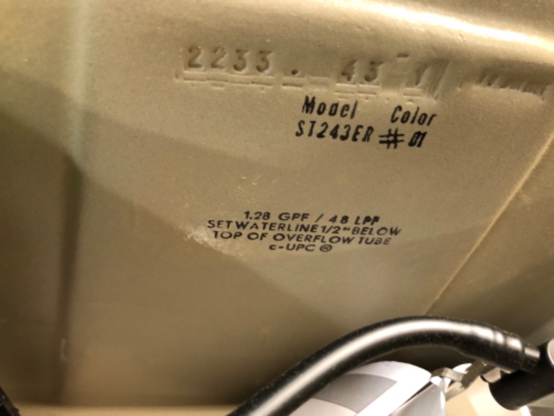 Photo 5 of ***USED - LIKELY MISSING PARTS - UNABLE TO VERIFY FUNCTIONALITY***
TOTO® Entrada™ E-Max® 1.28 GPF Toilet Tank with Right-Hand Trip Lever Cotton White - ST243ER#01