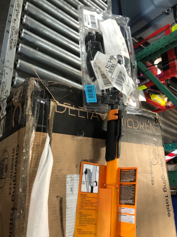 Photo 2 of ***SE NOTES*** Fiskars 2-in-1 Extendable Tree Pruner and Pole Saw (Extends to 12 feet) with 12-Inch Double-Grind Saw and Double Locking System Pole Saw & Pruner 12ft