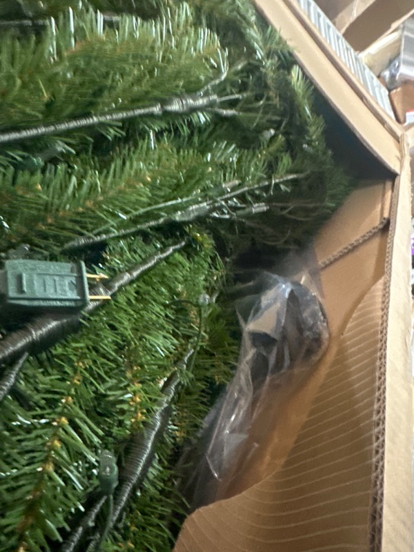 Photo 4 of ***PARTIAL SET***
National Tree 12' Dunhill Fir Hinged Tree with 1500 Clear Lights