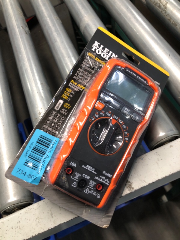 Photo 2 of **BATTERY DEAD/ MISSING PARTS/ SEE NOTES**
Klein Tools MM420 Digital Multimeter, Auto-Ranging TRMS Multimeter, 600V AC/DC Voltage, 10A AC/DC Current, 50 MOhms Resistance