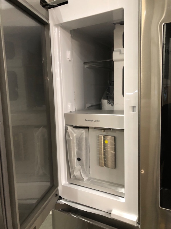 Photo 6 of ***TRUCK/TRAILER PICKUP ONLY*** SAMSUNG 29 Cu Ft Smart 4-Door Flex Refrigerator w/ Family Hub and Alexa Built-In, Beverage Center, Dual Ice Maker, Energy Star Certified, RF29A9771SR/AA, Fingerprint Resistant Stainless Steel