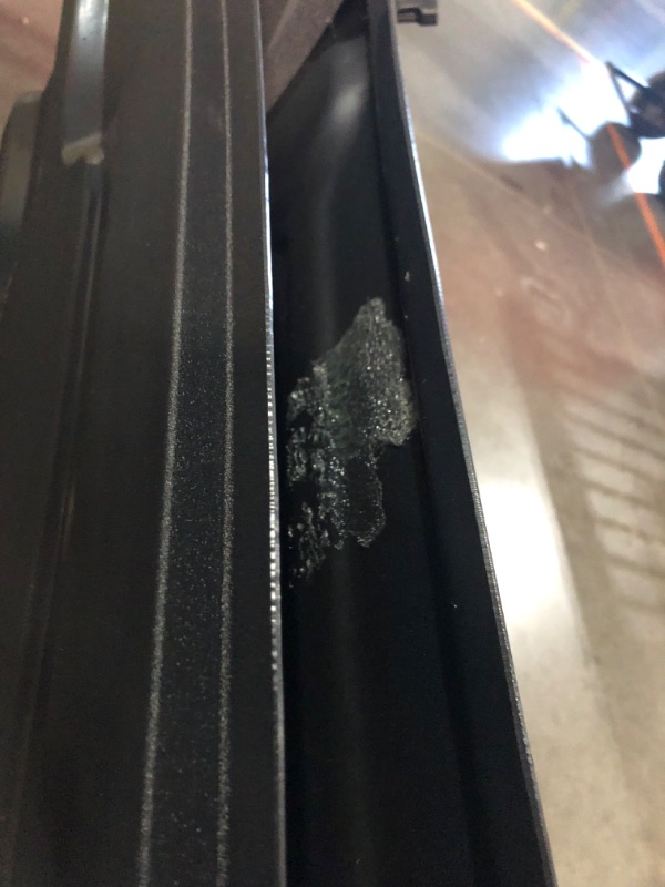 Photo 7 of ***USED - MAJOR DAMAGE - NO PACKAGING - SEE COMMENTS***
Gator Cases Polyethylene Foam Padded TV Carrying Case (GLED4955ROTO)