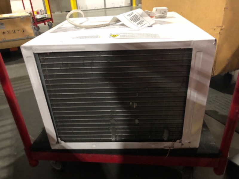 Photo 4 of ***NON-REFUNDABLE, PARTS ONLY***
Whirlpool 15,000 BTU 115V Window Air Conditioner Cools 700 Sq. Ft. with ENERGY STAR and Remote in White