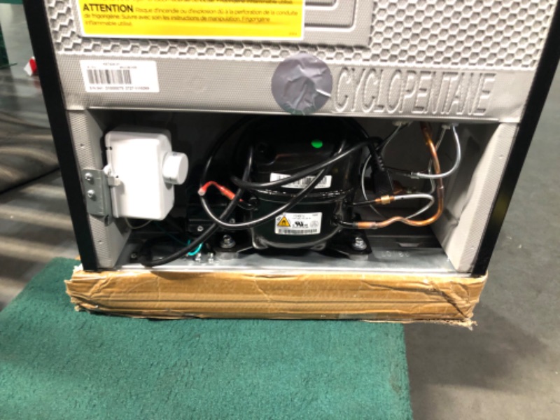 Photo 1 of ***USED - DAMAGED - UNTESTED - SEE COMMENTS***
Midea MRU03M2ABB Upright Freezer Large Black, 3.0 Cubic Feet