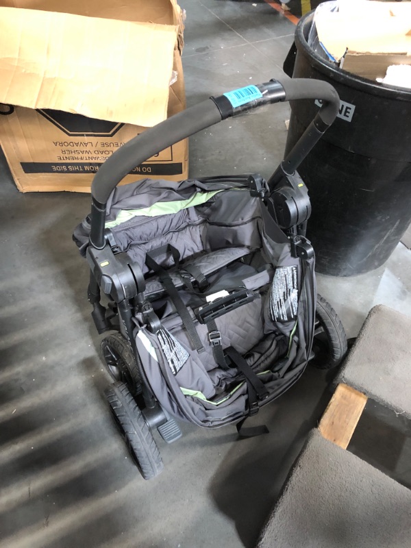 Photo 4 of ***USED - INCOMPLETE - MISSING PARTS - UNABLE TO VERIFY FUNCTIONALITY - DIRTY - SEE PICTURES***
Evenflo Pivot Xplore Dreamz All-Terrain Stroller Wagon with Bassinet Insert (Voyager Green)