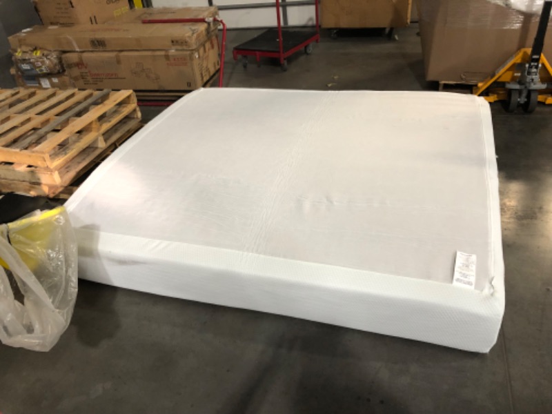 Photo 2 of *STOCK PHOTO JUST FOR REFERENCE**ZINUS 14" KING MATTRESS 