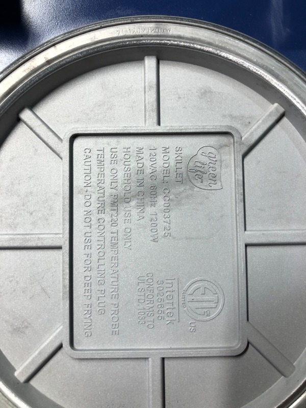 Photo 3 of ***DAMAGED - HANDLE BROKEN - SEE PICTURES - UNABLE TO TEST***
GreenLife 12" 5QT Square Electric Skillet, Glass Vented Lid, Ceramic PFAS-Free Nonstick Coated Interior, Adjustable Temperature Control, Cool Touch Handles, Quick Even Heating, Scratch Resistan