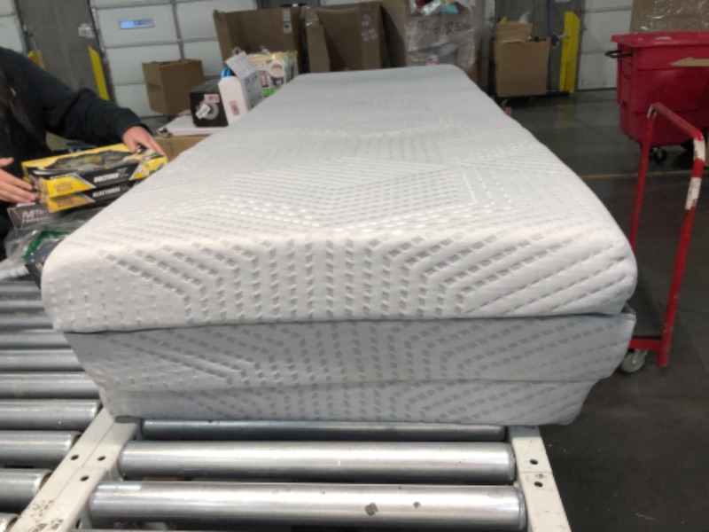 Photo 1 of ***USED - DIRTY - NO PACKAGING - SEE PICTURES***
Tri-Fold Memory Foam Mattress, 4 inch King Folding Mattress with Collapsible and Washable Cover, Travel and Guest Mat, 80"×76"×4", Grey