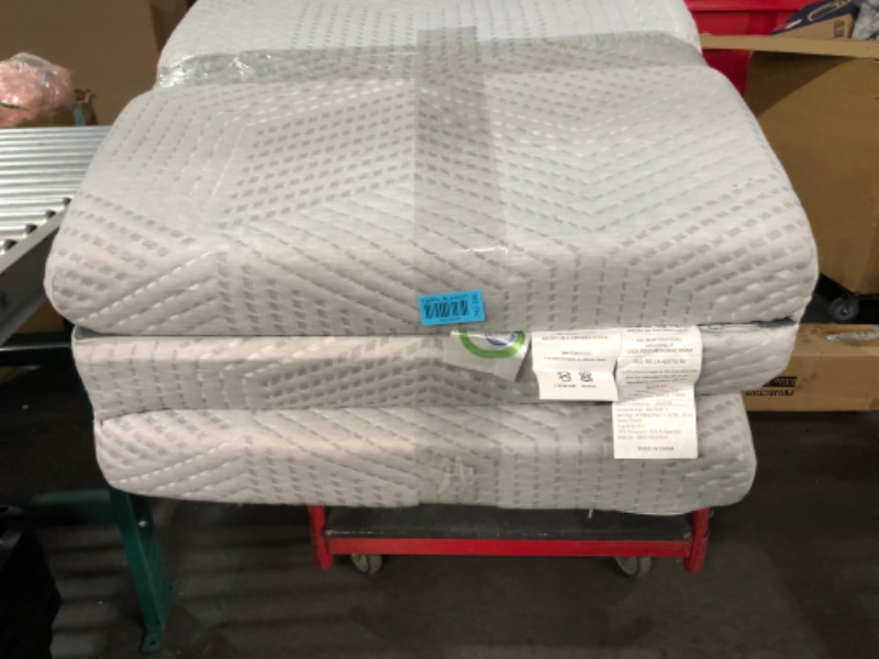 Photo 2 of ***USED - DIRTY - NO PACKAGING - SEE PICTURES***
Tri-Fold Memory Foam Mattress, 4 inch King Folding Mattress with Collapsible and Washable Cover, Travel and Guest Mat, 80"×76"×4", Grey