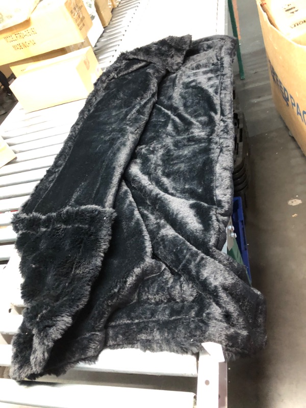 Photo 3 of ***USED - DIRTY - NO PACKAGING - SEE PICTURES***
Moenchy Faux Fur Black Throw Blacket for Couch - Super Soft Heavy Flufyy Thick Bubble Throw Blankets for Bed Bedroom Living Room Farmhouse Sofa Chair Fall Winter Warm, 50x60 Inch