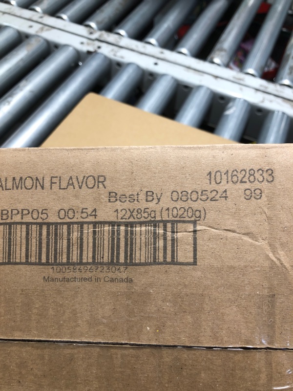 Photo 3 of ***NON REFUNDABLE*** Temptations Classic Crunchy and Soft Cat Treats Savory Salmon Flavor, 3 oz. Pouch (Pack of 12) Best By 08/05/2024