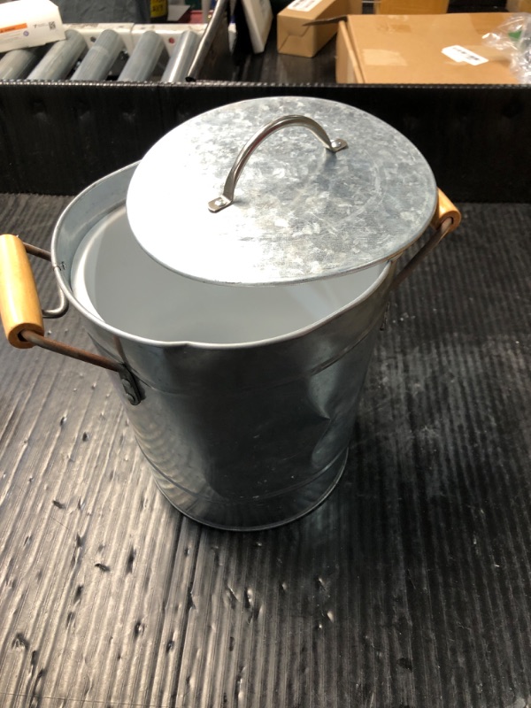 Photo 2 of ***dented sides*** Frcctre Farmhouse 4 Liter Ice Bucket with Lid, Galvanized Metal Beverage Tub with Scoop and Handles, Drink and Wine Chiller for Bar, Party, BBQ, Great for Indoor and Outdoor Use