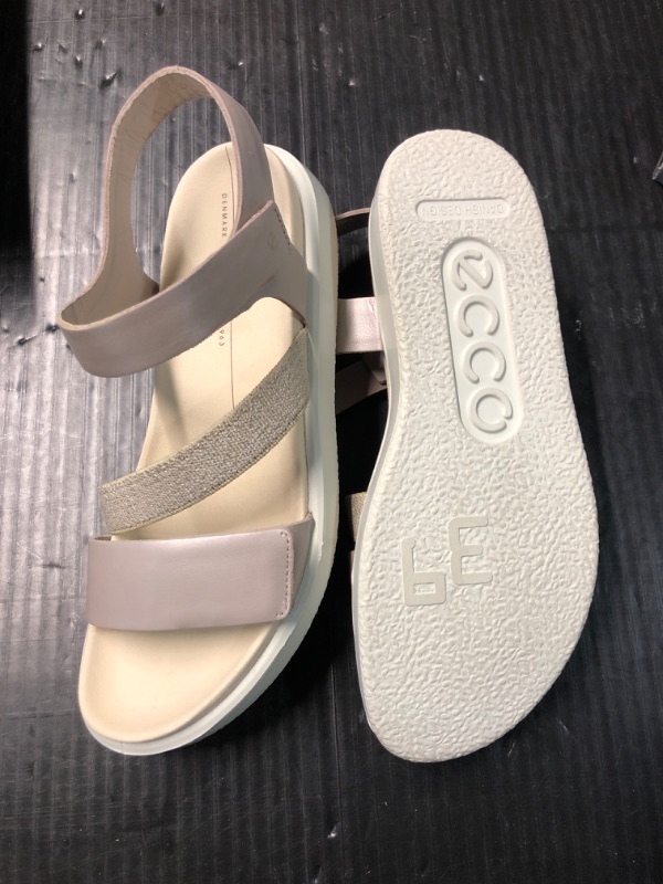 Photo 2 of ** USED DIRTY** ECCO Women's FLOWT 2 Band Flat Sandal, Grey Rose Metallic, 8-8.5