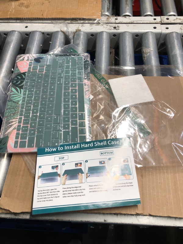 Photo 2 of ***FACTORY SEALED***
CISSOOK for MacBook Air 13 inch Case 2021 2020 2019 2018 Release A2337 M1 A2179 A1932 with Touch ID, Tropical Hard Shell Case with 2 Keyboard Covers for MacBook Air 13 2021, Tropical Palm Leaves