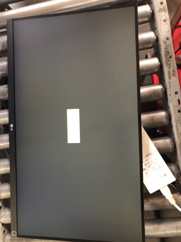 Photo 1 of LG 273840x2160 IPS, HDMI Dp USB3.0 USB-C, TILT Pivot Height Adjust, Freesync Vesahd