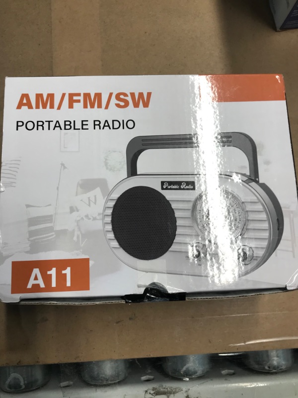 Photo 2 of Portable AM FM SW Radio,4000mAh Rechargeable Transistor Radio with 2 Modes Flashlight,Big Speaker,Large Dial,Earphone Jack, USB Type-C,4 AA Battery Operated Radio with Best Reception for Home&Outdoor