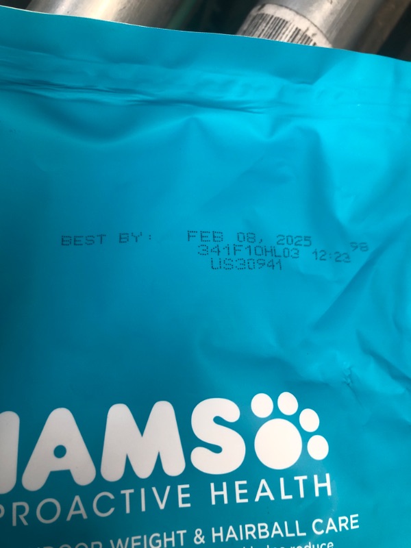 Photo 5 of ***EXP: 2/8/25** NON REFUNDABLE*** IAMS PROACTIVE HEALTH Adult Indoor Weight Control & Hairball Care Dry Cat Food with Chicken & Turkey Cat Kibble, 7 lb. Bag Chicken & Turkey 7 Pound (Pack of 1)